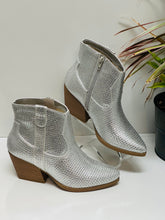 Load image into Gallery viewer, Women Boots/Silver-Brew