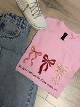 Load image into Gallery viewer, Women Graphic t shirt