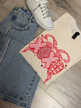 Load image into Gallery viewer, Women Graphic t shirt