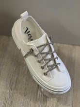 Load image into Gallery viewer, Very G Women Slip-on/White-aman 2