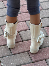 Load image into Gallery viewer, Girls Boots/Bone-Cherry-5K