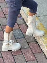 Load image into Gallery viewer, Girls Boots/Bone-Cherry-5K