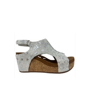 Load image into Gallery viewer, Very G Women Platform Sandals/White Silver-Harper