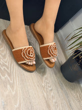 Load image into Gallery viewer, Women Sandals/Tan-Ample-81