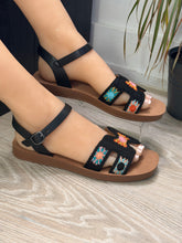 Load image into Gallery viewer, Women Sandals/Black-Crochet 106