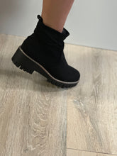 Load image into Gallery viewer, Very G Women Boots/Black-Dashing