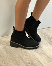 Load image into Gallery viewer, Very G Women Boots/Black-Dashing