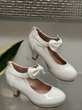 Load image into Gallery viewer, Girls Heels/White-Dana-64K