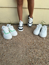 Load image into Gallery viewer, Girls Tennis shoes/White-Rexx-01K