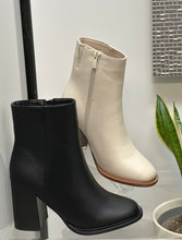 Load image into Gallery viewer, Women Boots/Ivory-Cami-9