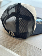 Load image into Gallery viewer, Lost Calf/cap-Luka Flat