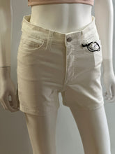 Load image into Gallery viewer, Women horts/Ivory-DOP-1613A