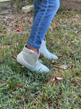 Load image into Gallery viewer, Infant Girls Boots/Silver-River-01KA