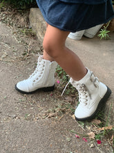 Load image into Gallery viewer, Infant Boots/White-Poet-1A