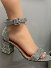 Load image into Gallery viewer, Women Heels/Silver-Crete